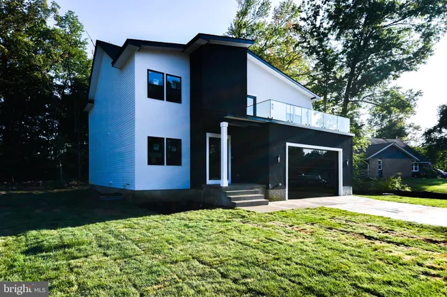 $899,997 | 16305 Ayrwood Lane, Bowie, MD 20716