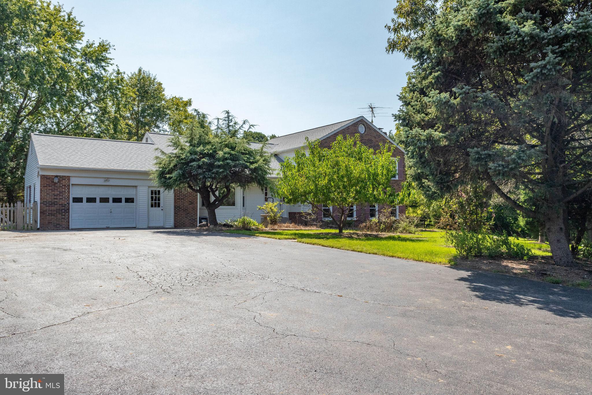 11629 Popes Head Road Fairfax, VA 22030 - Photo 2 of 61 Gallery Image 2