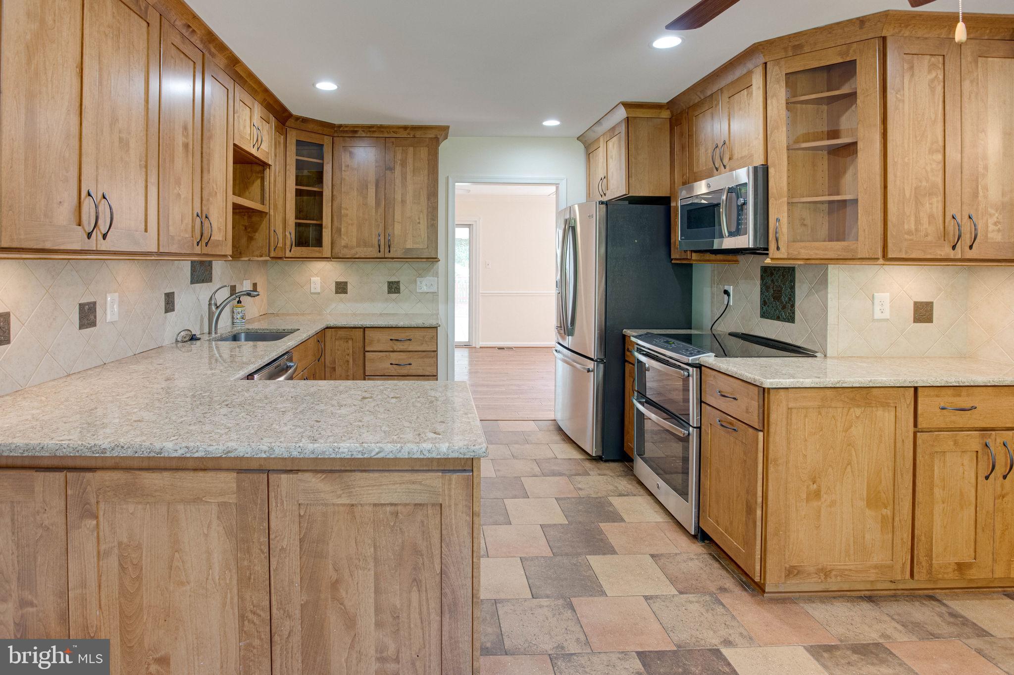 11629 Popes Head Road Fairfax, VA 22030 - Photo 11 of 61 Gallery Image 11