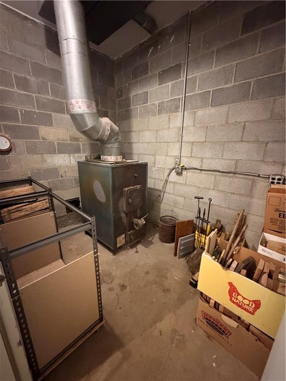 526 East River Road Edinburg, PA 16116 - Photo 38 of 45 a room with storage and utility