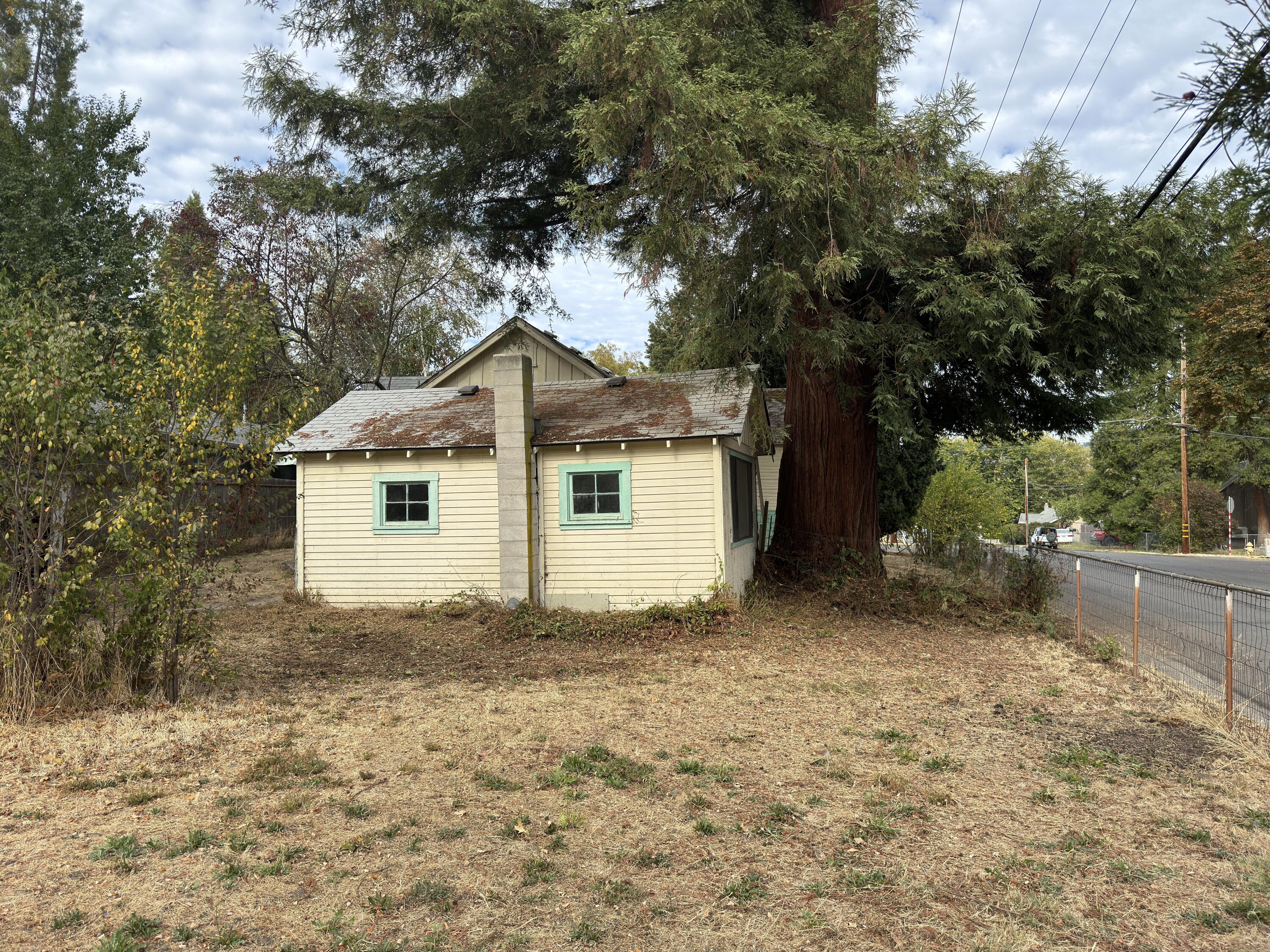 523 Southeast Riverside Avenue Grants Pass, OR 97526 - Photo 20 of 21 Updated Final (19)