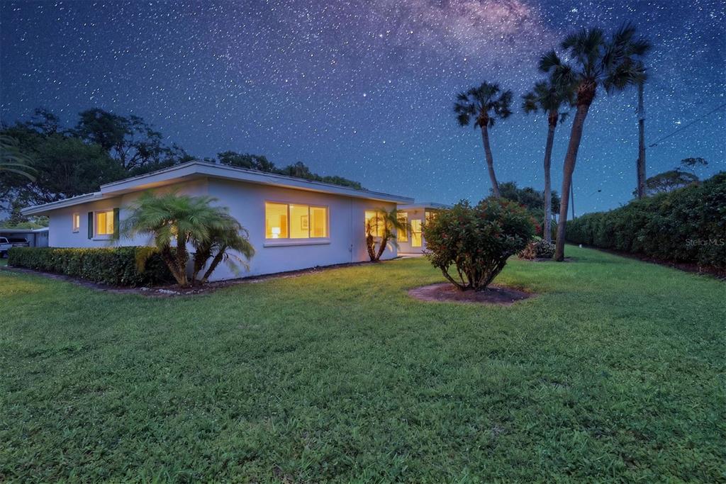 4208 Roxane Boulevard, Unit 95 Sarasota, FL 34235 - Photo 2 of 48