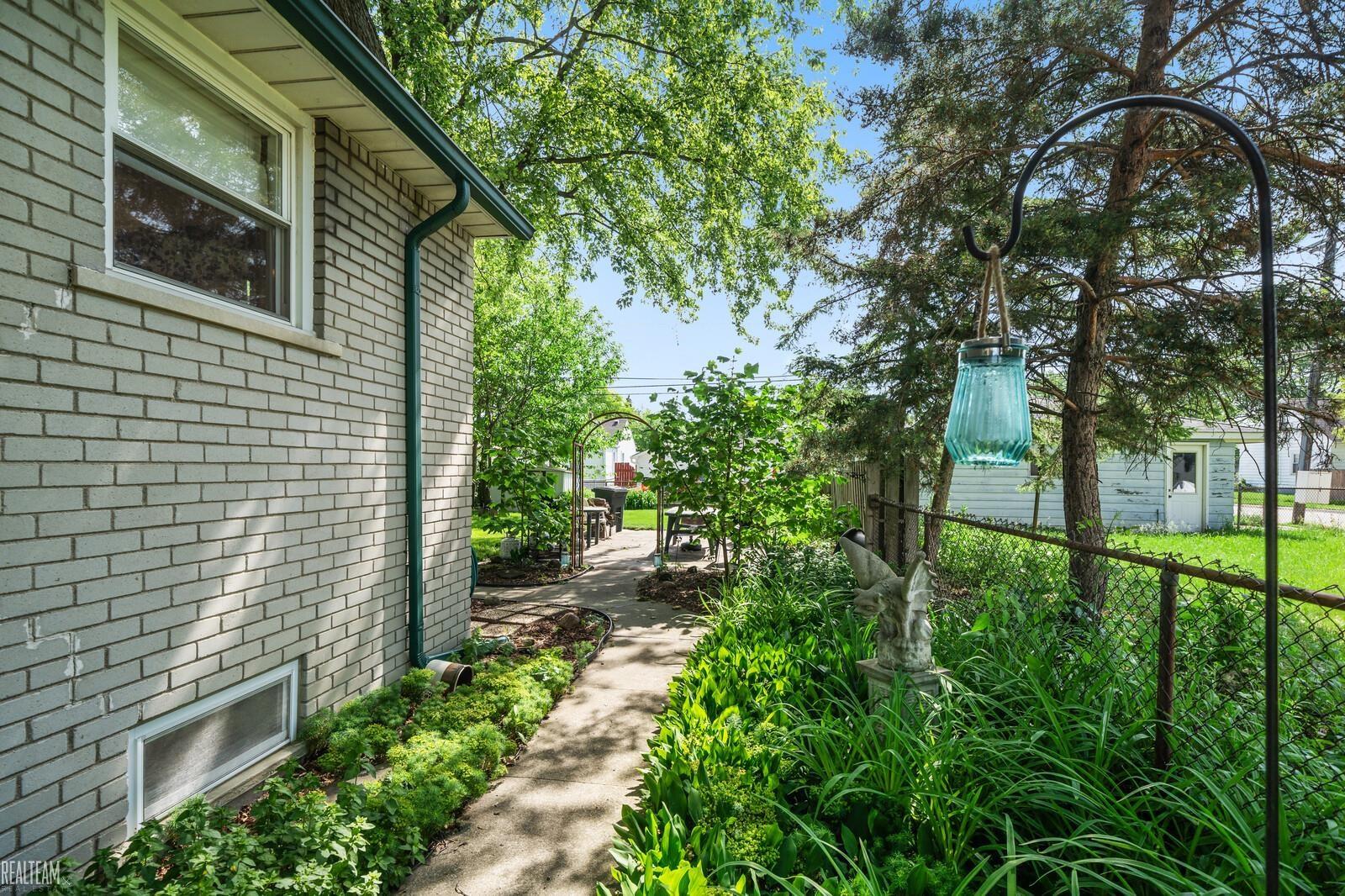 22416 Rausch Avenue Eastpointe, MI 48021 - Photo 32 of 42