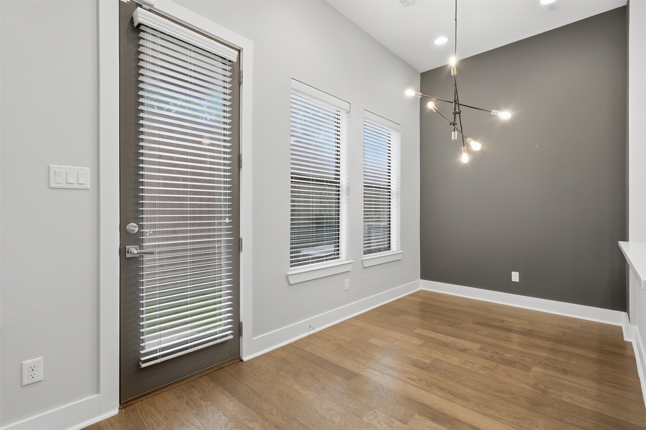 614 Thornton Road, Unit D Houston, TX 77018 - Photo 8 of 32 The inviting dining area offers ample room for a full dining set, along with direct access to the private rear patio.