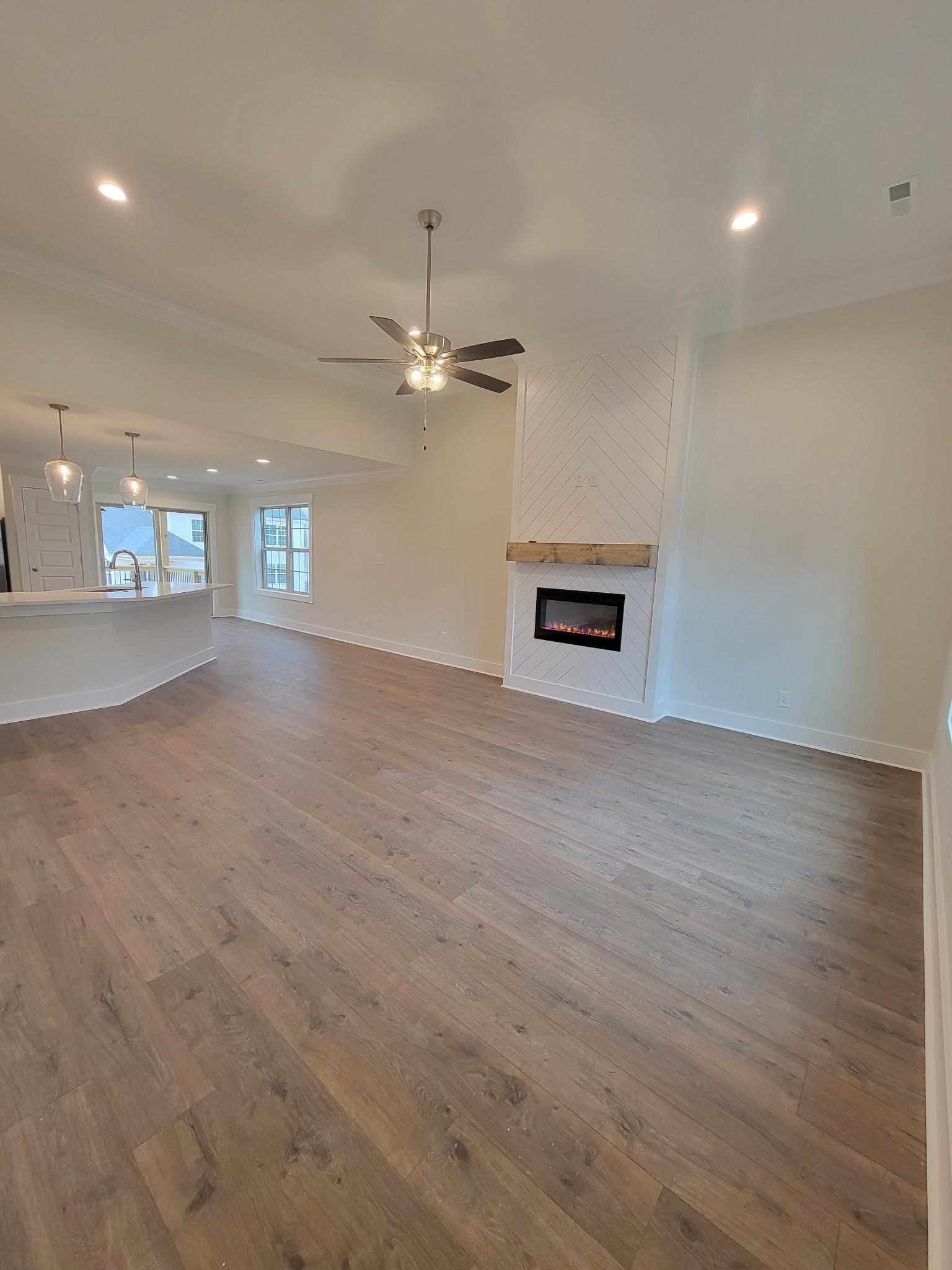889 Limestone Way Clarksville, TN 37043 - Photo 2 of 18