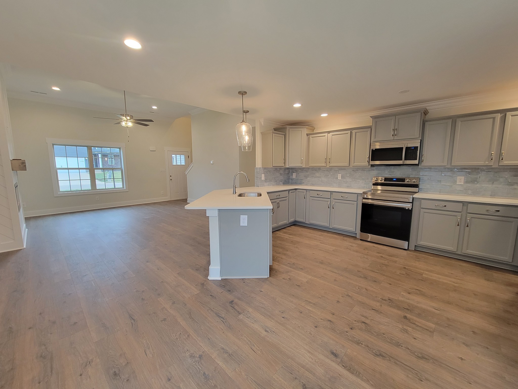889 Limestone Way Clarksville, TN 37043 - Photo 4 of 18