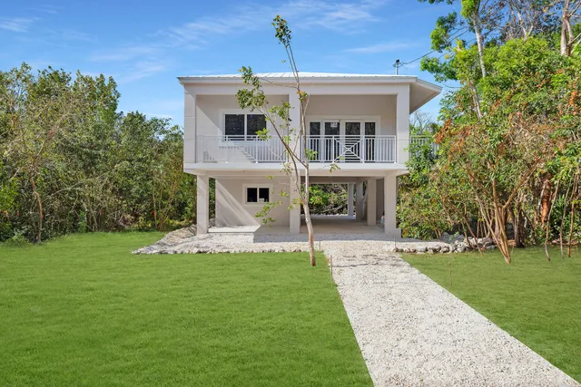 $1,049,000 | 14 Tarpon Avenue, Key Largo, FL 33037