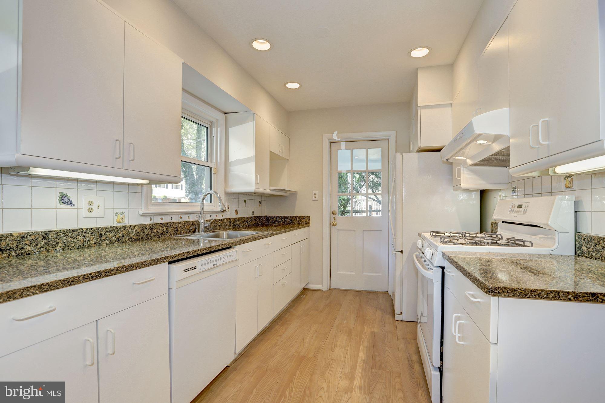 6305 Rockhurst Road Bethesda, MD 20817 - Photo 8 of 25 Kitchen