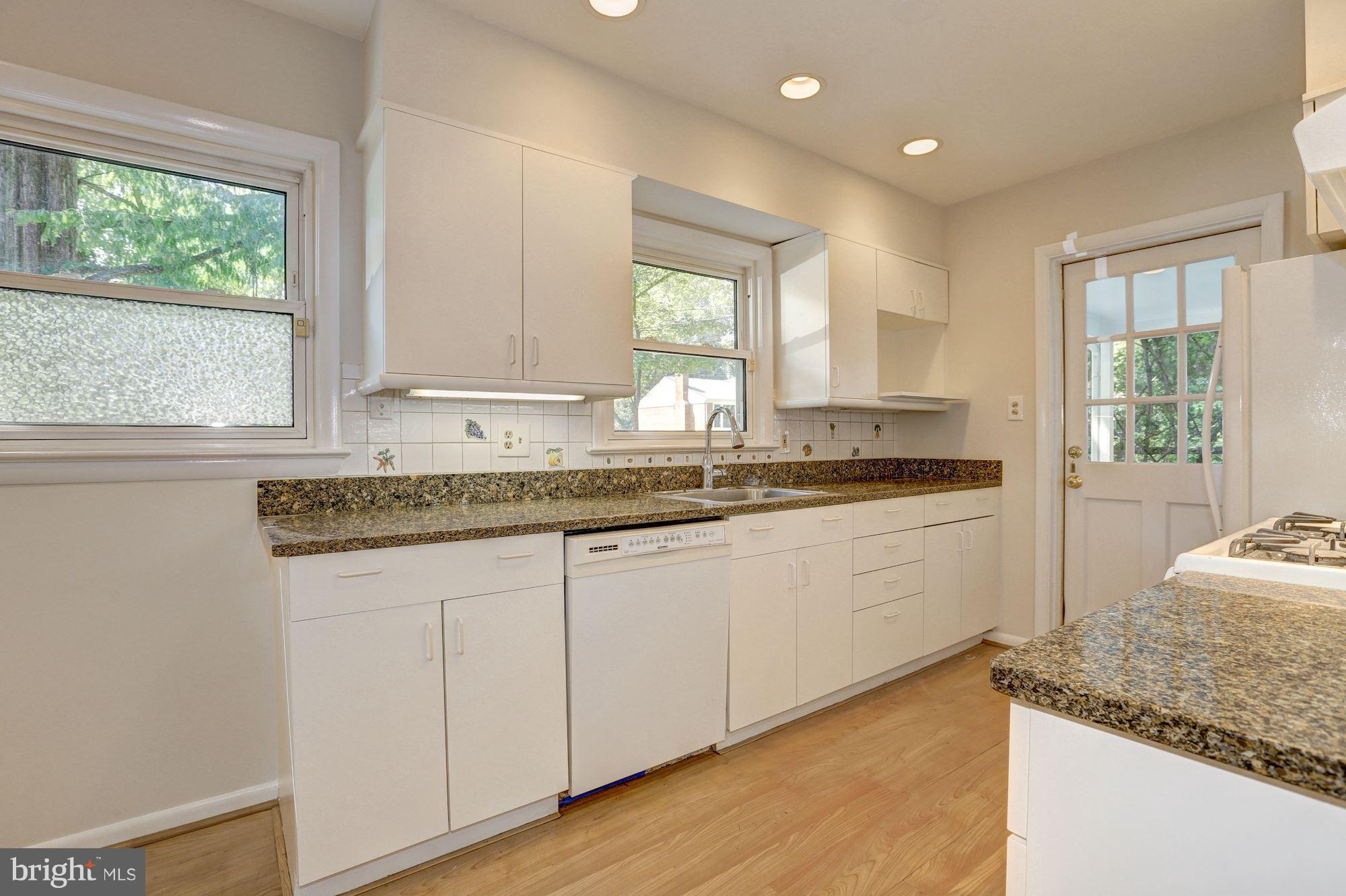 6305 Rockhurst Road Bethesda, MD 20817 - Photo 9 of 25 Kitchen
