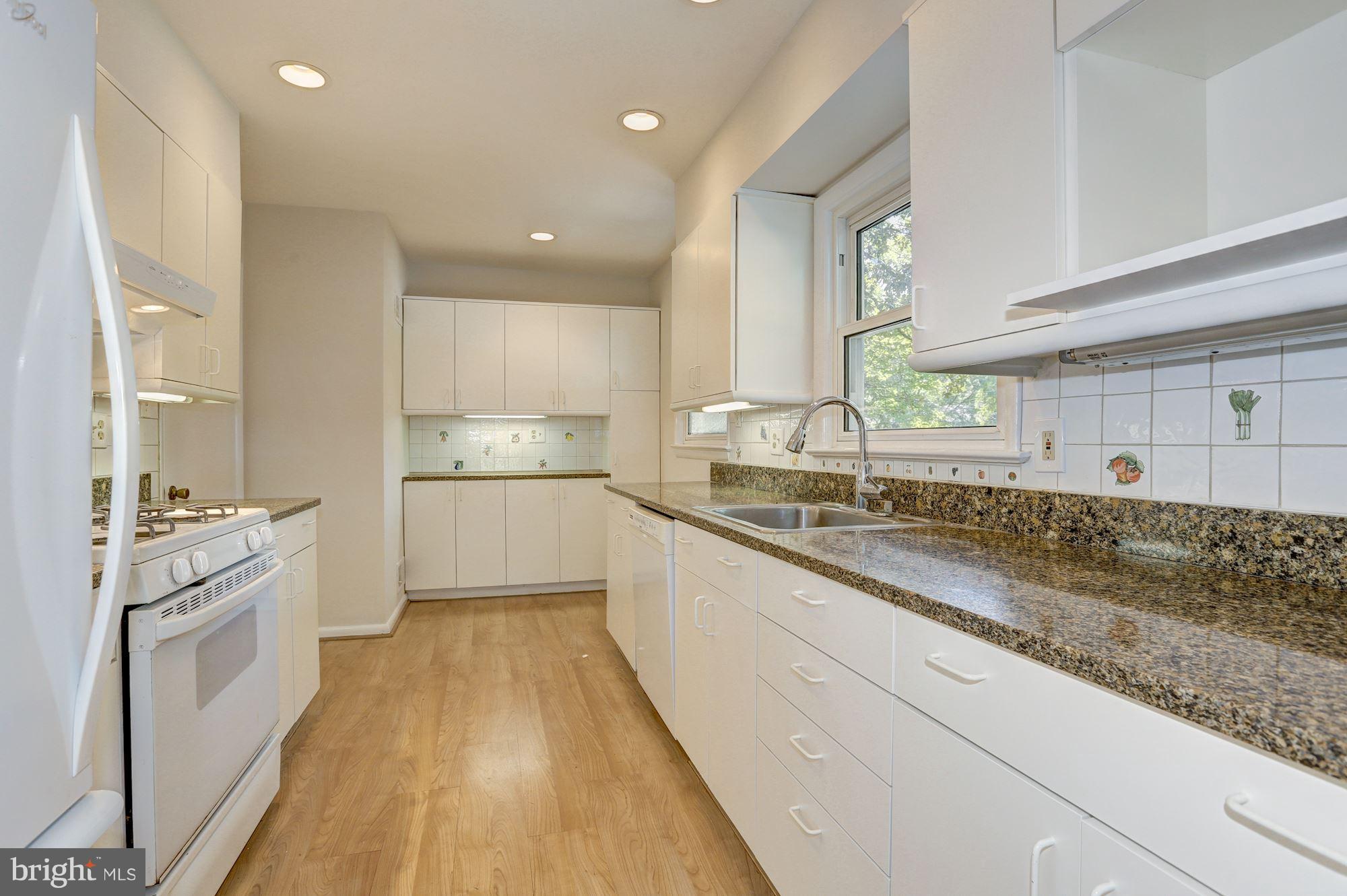 6305 Rockhurst Road Bethesda, MD 20817 - Photo 10 of 25 Kitchen