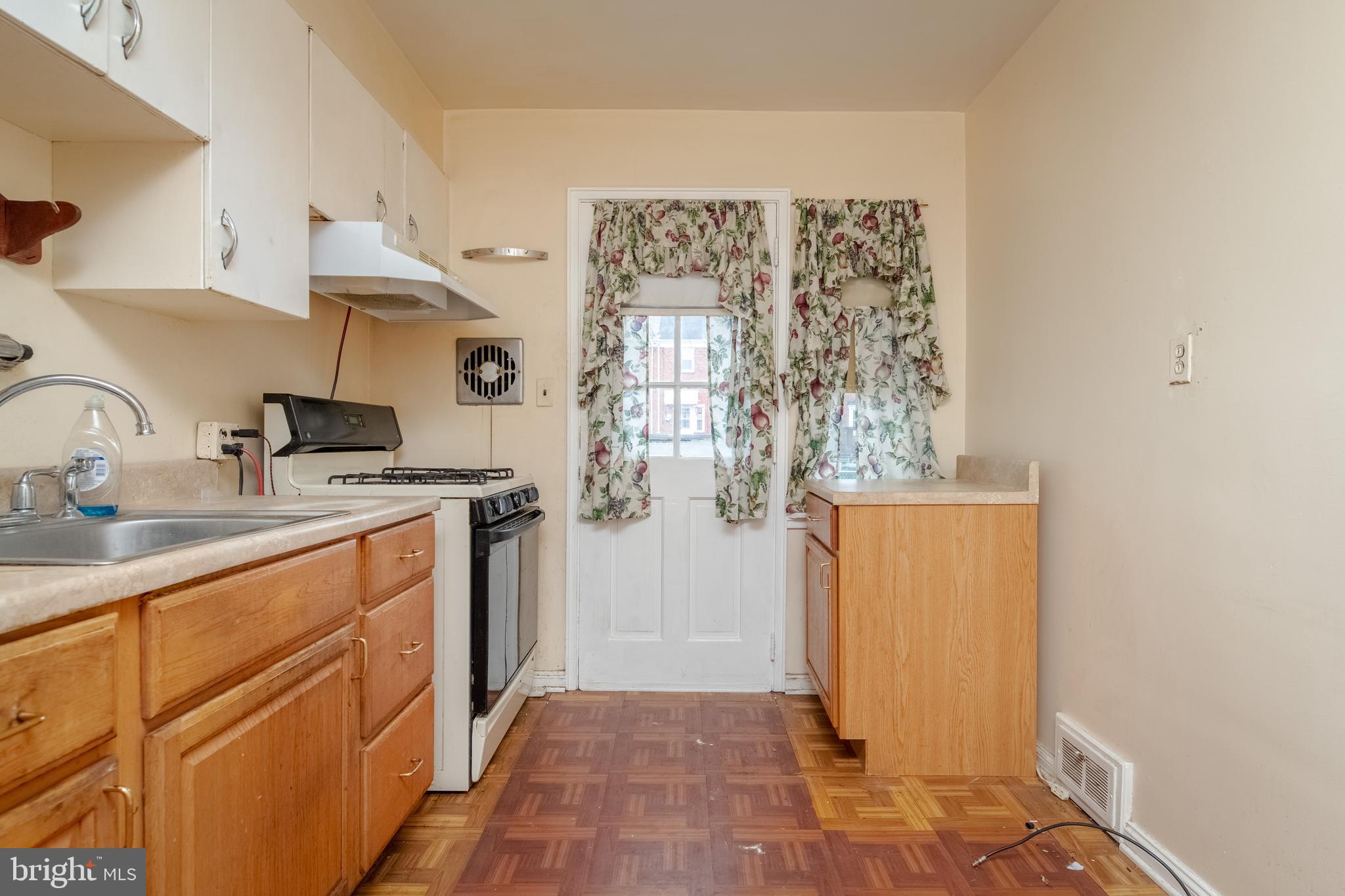 2017 Winford Road Baltimore, MD 21239 - Photo 17 of 39
