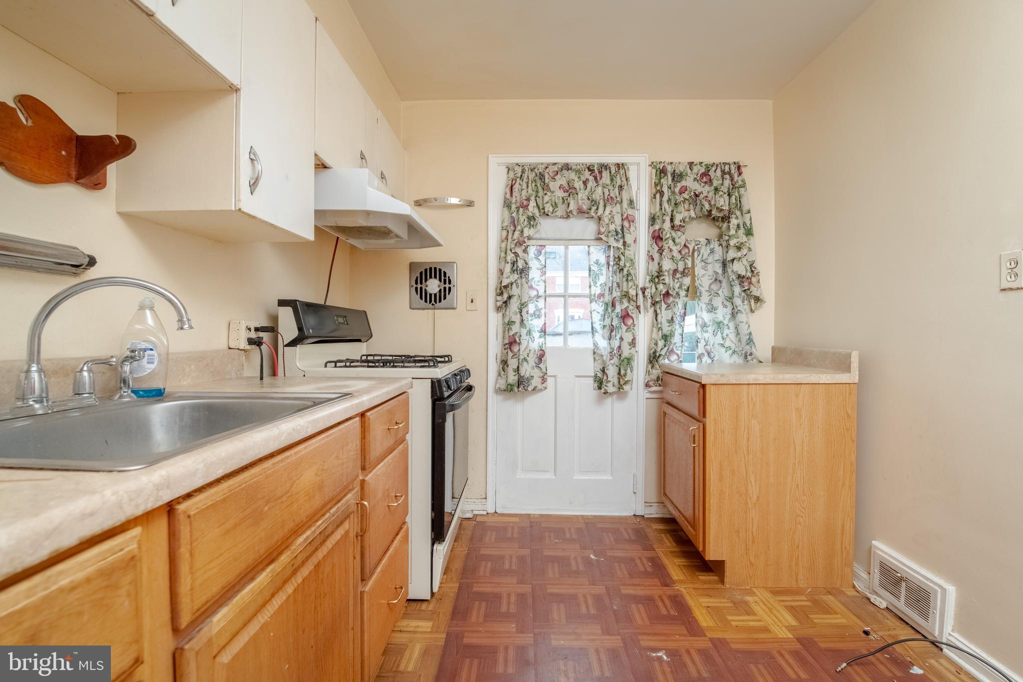 2017 Winford Road Baltimore, MD 21239 - Photo 18 of 39