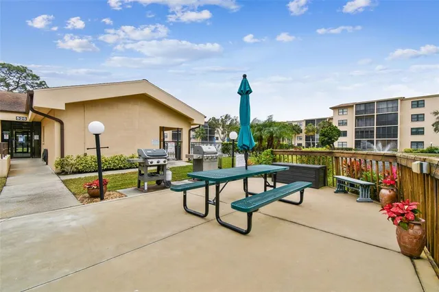 $117,900 | 515 30th Avenue West, Unit H210, Bradenton, FL 34205