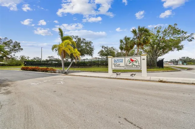 $117,900 | 515 30th Avenue West, Unit H210, Bradenton, FL 34205