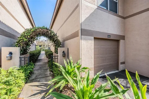 $529,900 | 846 Normandy Trace Road, Tampa, FL 33602