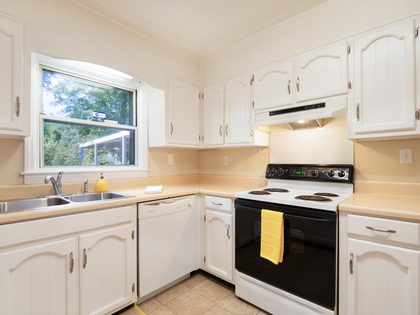 806 Munro Road Chattanooga, TN 37415 - Photo 5 of 21 Kitchen