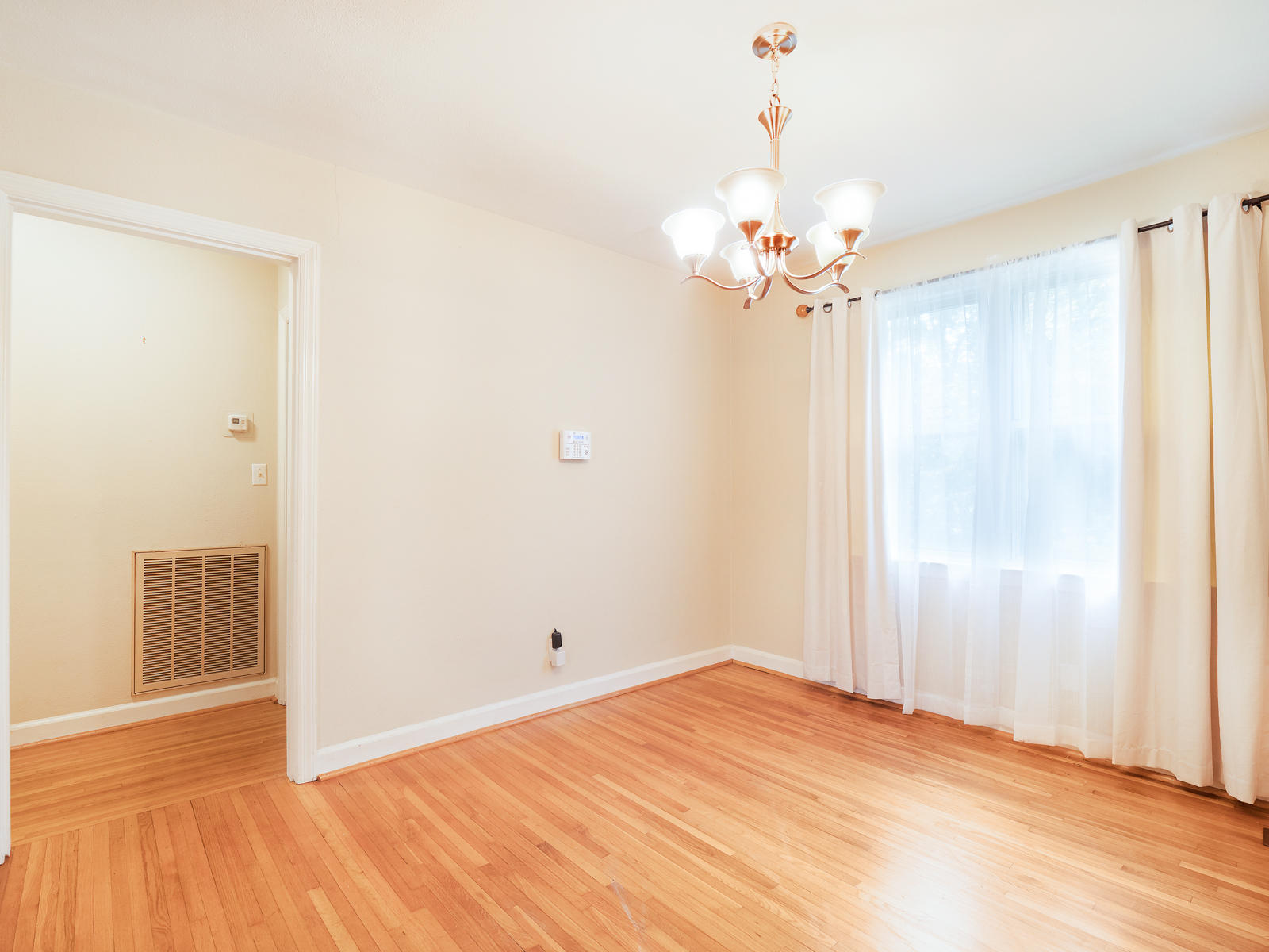806 Munro Road Chattanooga, TN 37415 - Photo 7 of 21 Dining Room