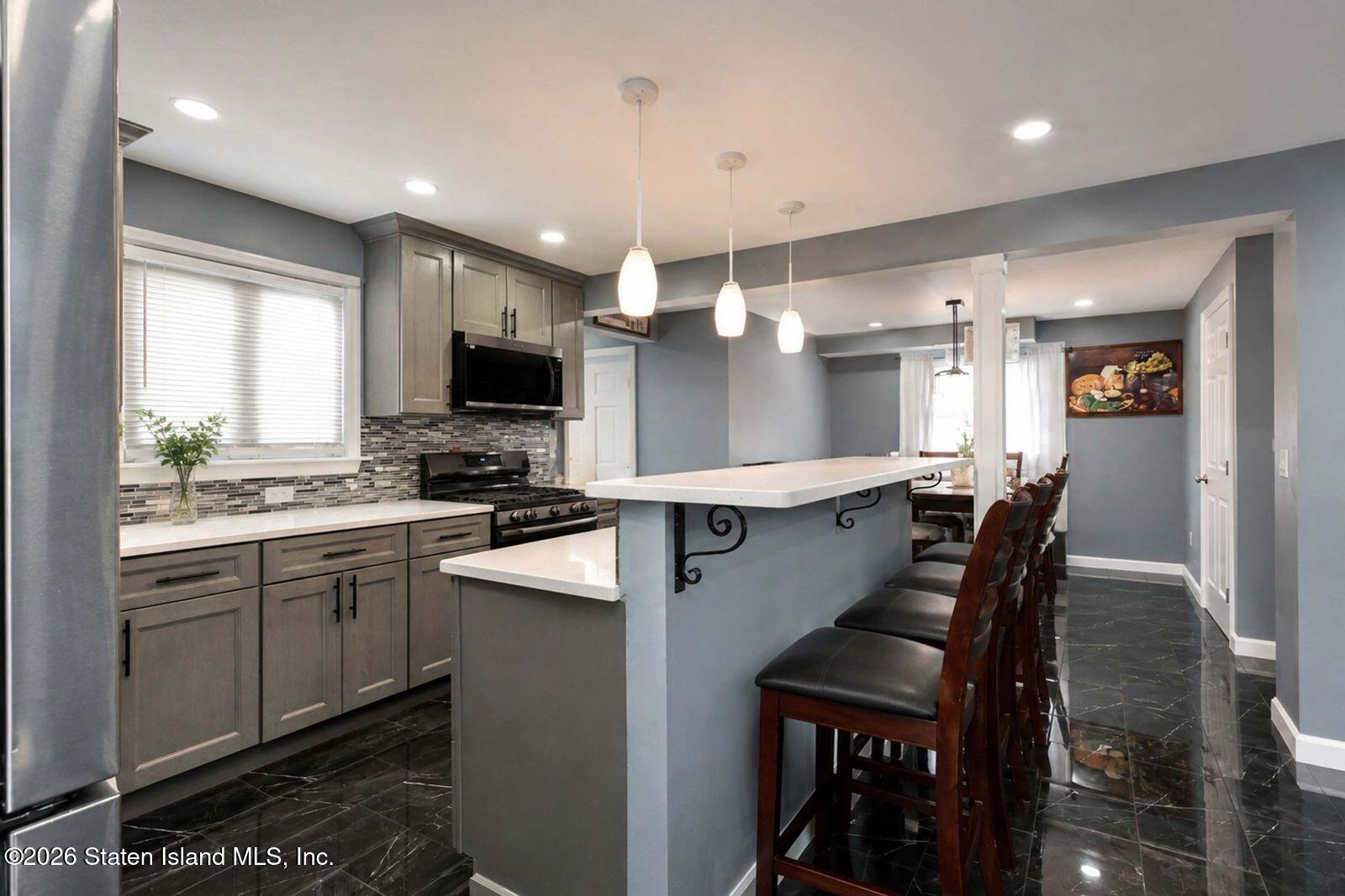 94 Harbor Road Staten Island, NY 10303 - Photo 4 of 46 Dm40qtrQ