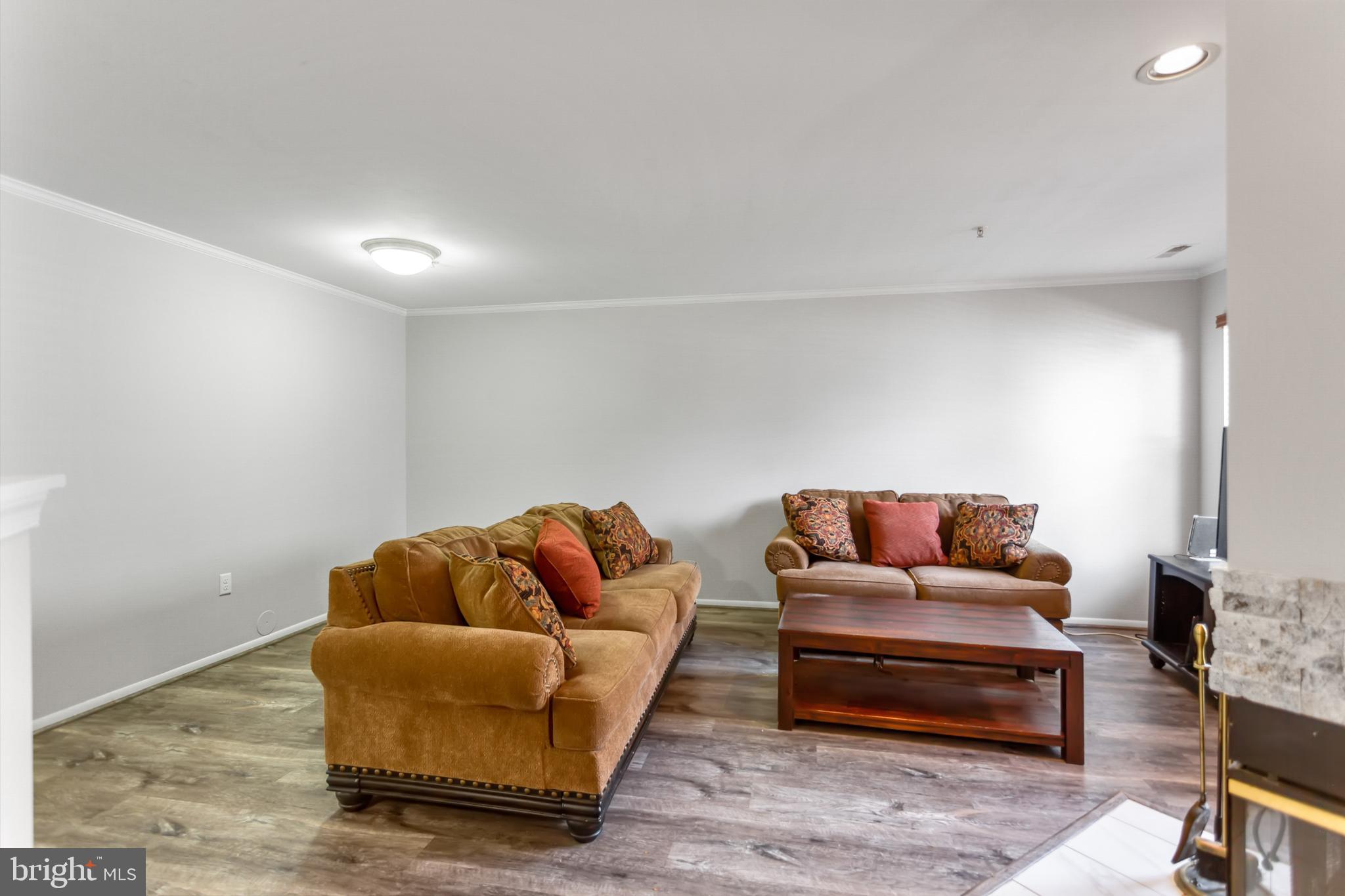 7638 Coachlight Lane Ellicott City, MD 21043 - Photo 7 of 22
