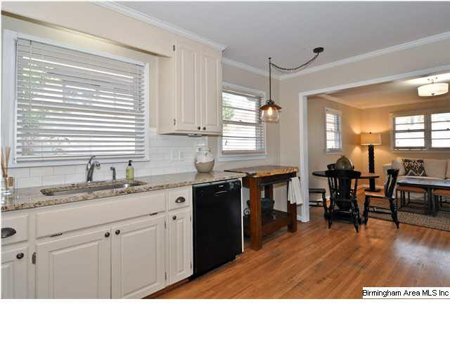 427 Cliff Place Birmingham, AL 35209 - Photo 14 of 32