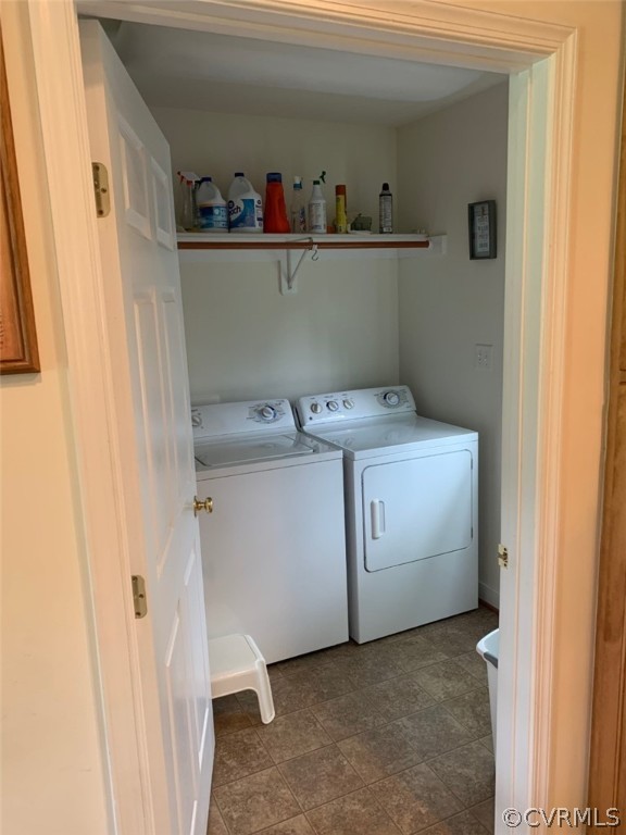 3339 Indian Oak Road Crewe, VA 23930 - Photo 8 of 19 a utility room with dryer and washer