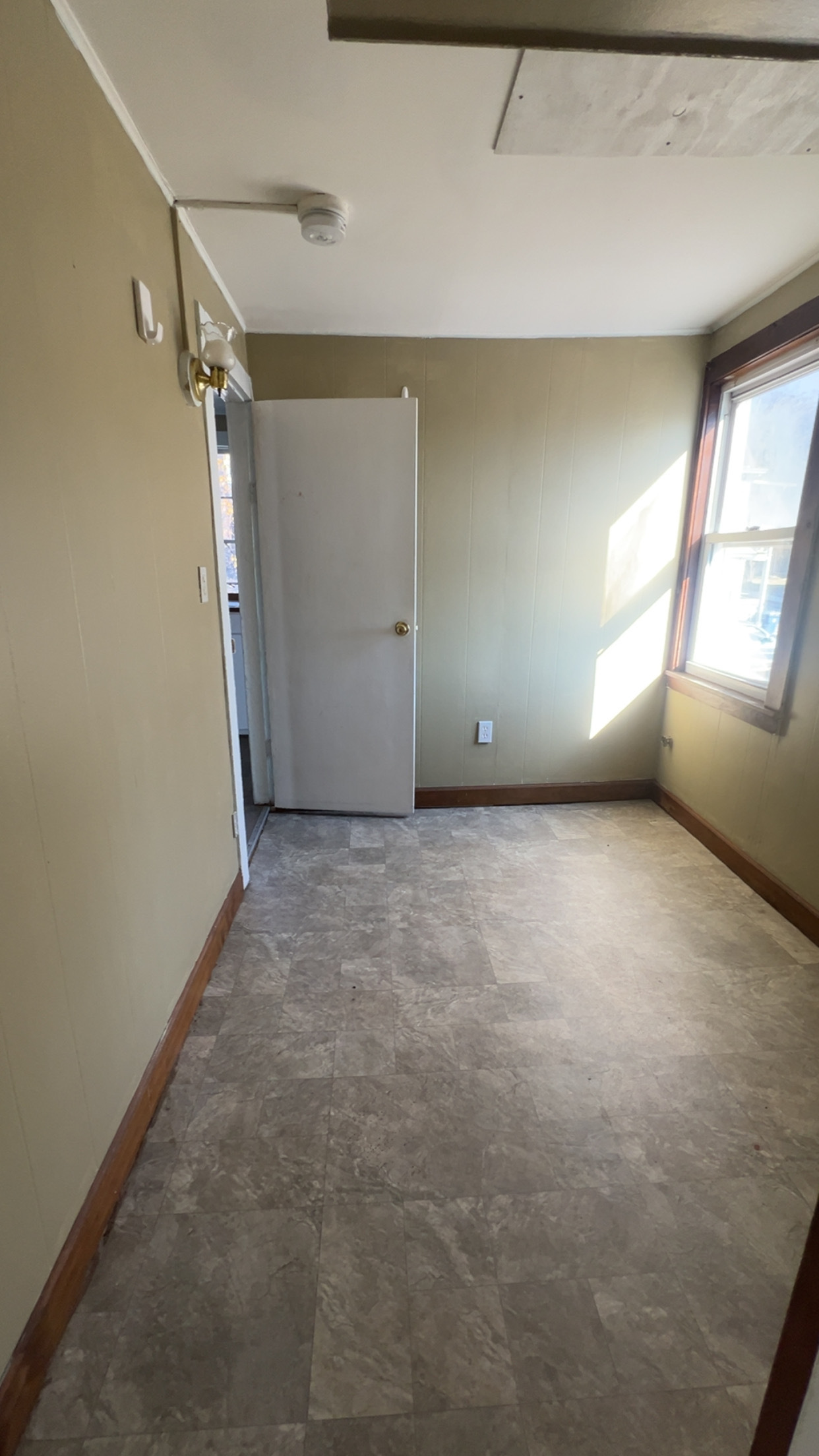 129 Valley Street Windham, CT 06226 - Photo 8 of 32