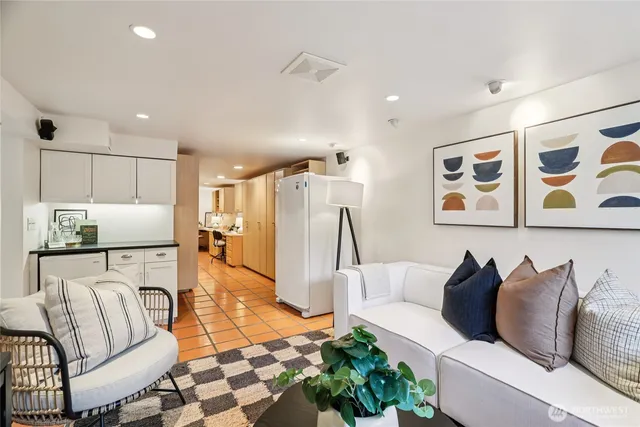 $1,900,000 | 1119 19th Avenue East, Seattle, WA 98112