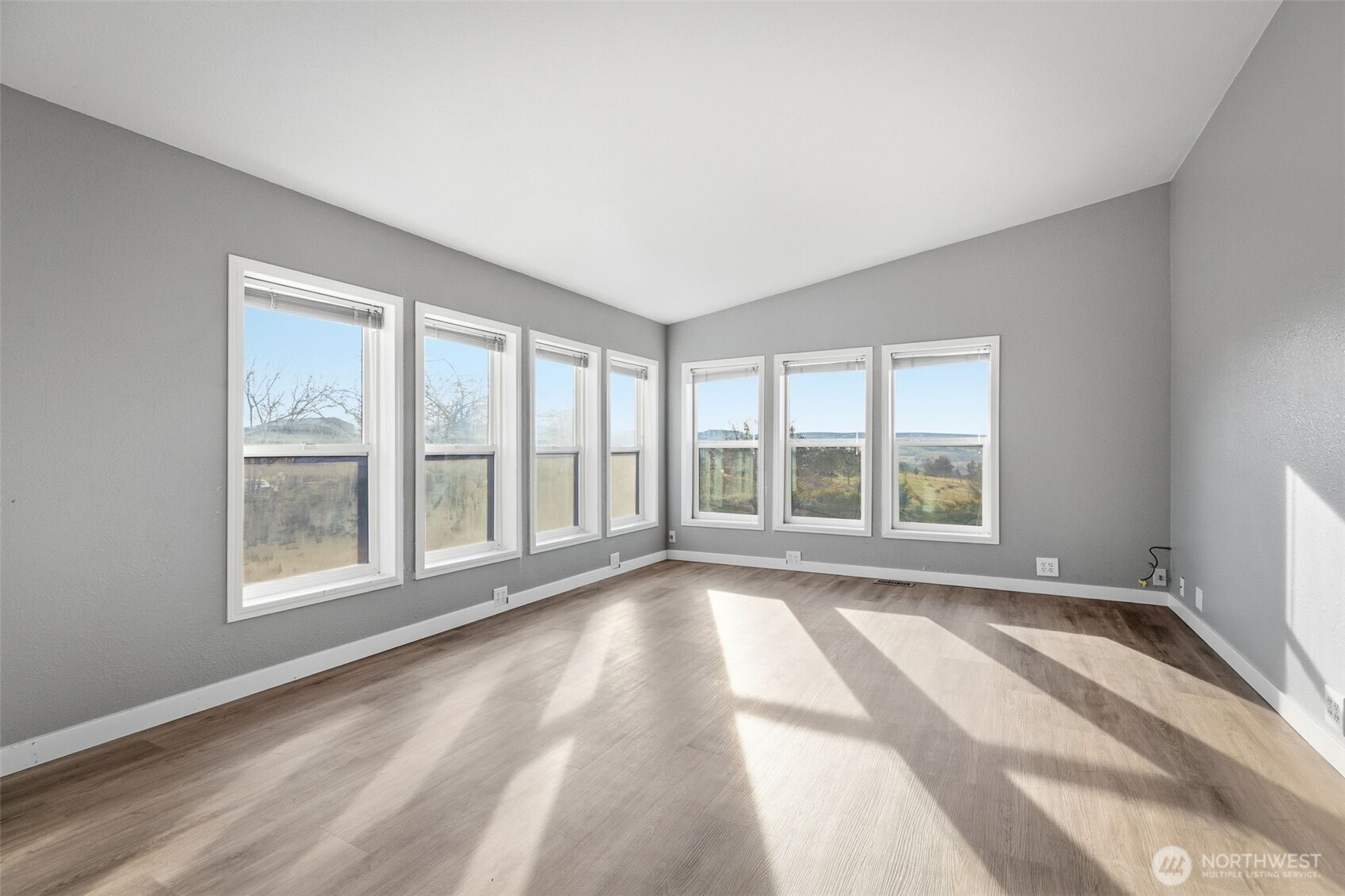 401 Clemans View Road Selah, WA 98942 - Photo 17 of 28 a view of an empty room with a window