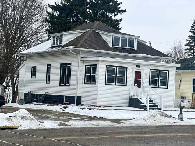 $189,900 | 515 West Florence Street, Cambria, WI 53923