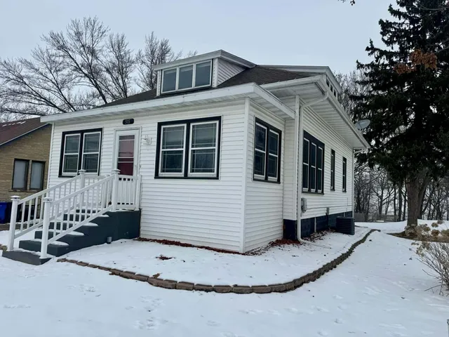 $189,900 | 515 West Florence Street, Cambria, WI 53923