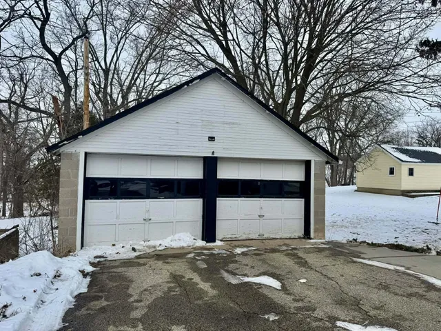 $189,900 | 515 West Florence Street, Cambria, WI 53923