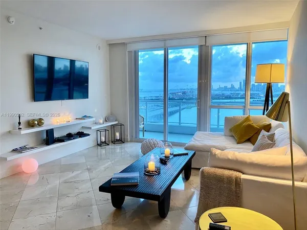 $9,000 | 540 West Avenue, Unit 2011, Miami Beach, FL 33139