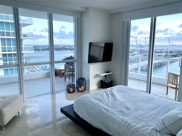 $9,000 | 540 West Avenue, Unit 2011, Miami Beach, FL 33139