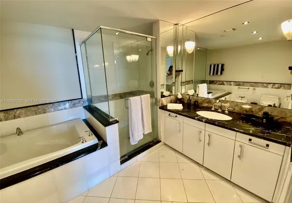 $9,000 | 540 West Avenue, Unit 2011, Miami Beach, FL 33139