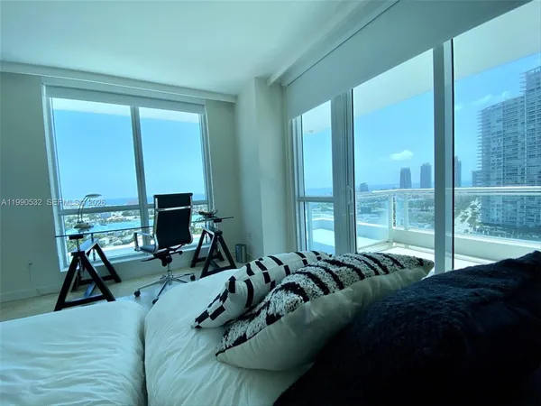 $9,000 | 540 West Avenue, Unit 2011, Miami Beach, FL 33139