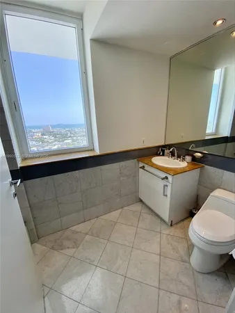 $9,000 | 540 West Avenue, Unit 2011, Miami Beach, FL 33139