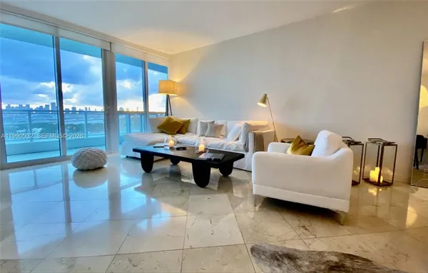 $9,000 | 540 West Avenue, Unit 2011, Miami Beach, FL 33139