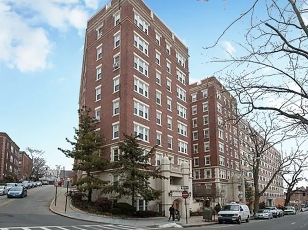 $2,799 | 1450 Beacon Street, Unit 504, Brookline, MA 02446
