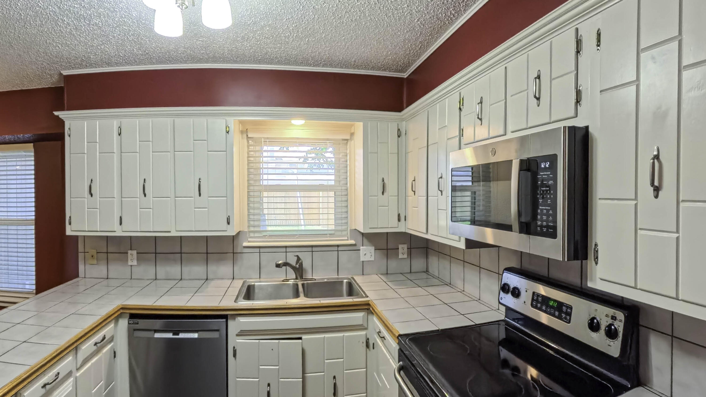 5733 37th Street Lubbock, TX 79407 - Photo 5 of 22 5733-37th-28