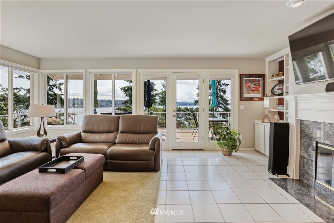 1325 North 24th Street Renton, WA 98056 - Photo 21 of 40 a living room with furniture and a large window