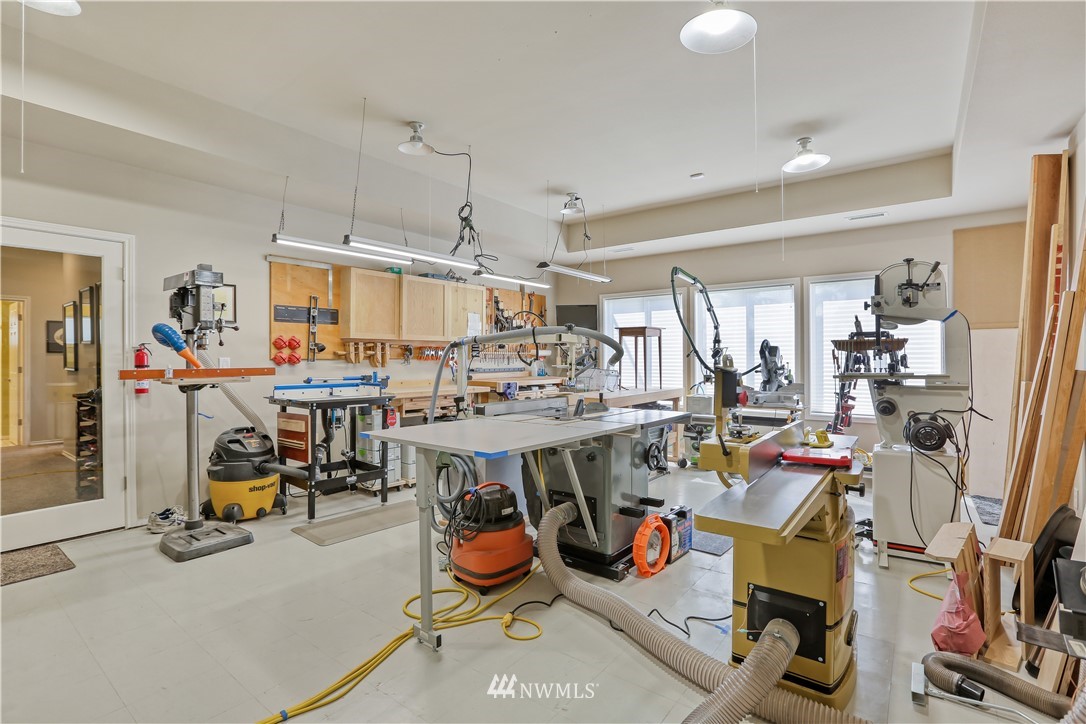1325 North 24th Street Renton, WA 98056 - Photo 36 of 40 a view of a room with gym equipment