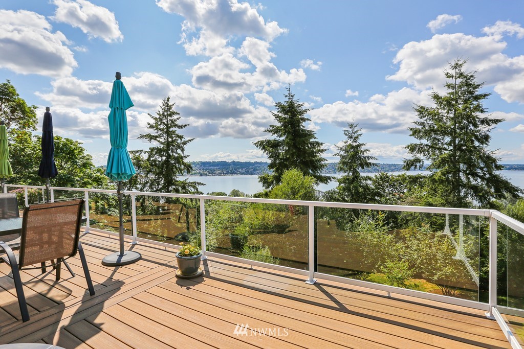 1325 North 24th Street Renton, WA 98056 - Photo 9 of 40 a view of balcony with wooden floor and seating space