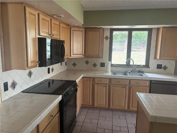 $249,900 | 4214 West Haverill Street, St. Joseph, MO 64506