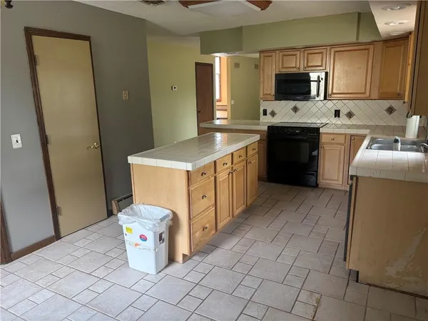 $249,900 | 4214 West Haverill Street, St. Joseph, MO 64506