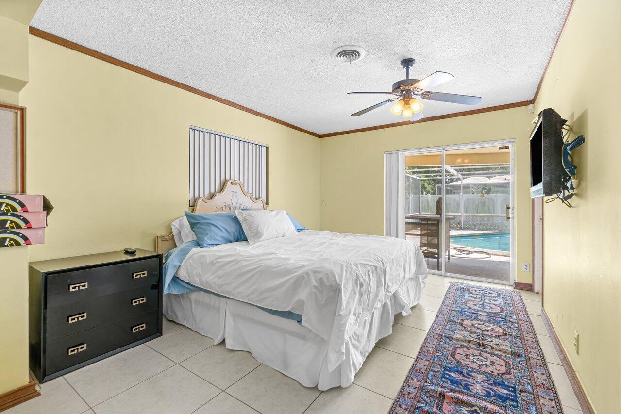 900 Southwest 4th Street Boca Raton, FL 33486 - Photo 5 of 10 014-900Southwest4thStreet-BocaRaton-FL-3