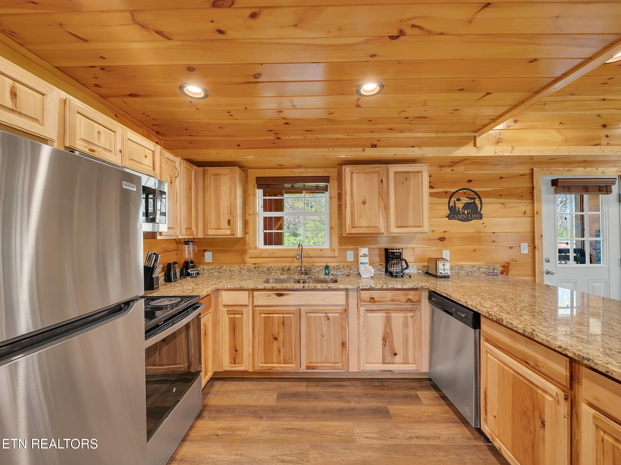 218 Caton Road Sevierville, TN 37862 - Photo 7 of 19 08