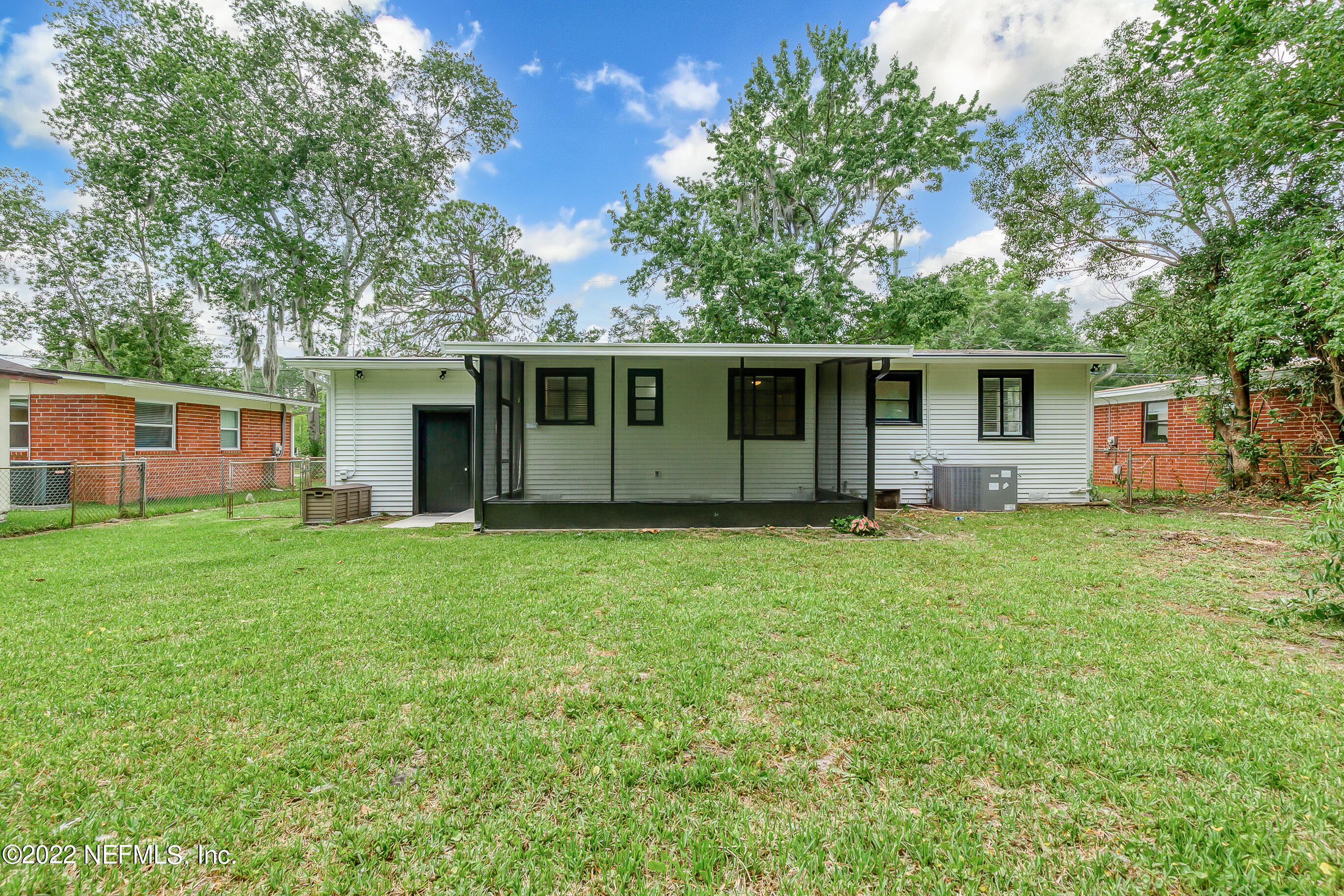 2213 E Road Jacksonville, FL 32216 - Photo 35 of 36 904RealEstatePhotography.com-43