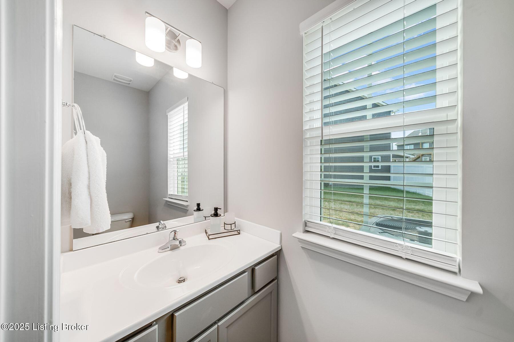 8436 Gateway Run Road Louisville, KY 40229 - Photo 23 of 61 photo_online_022