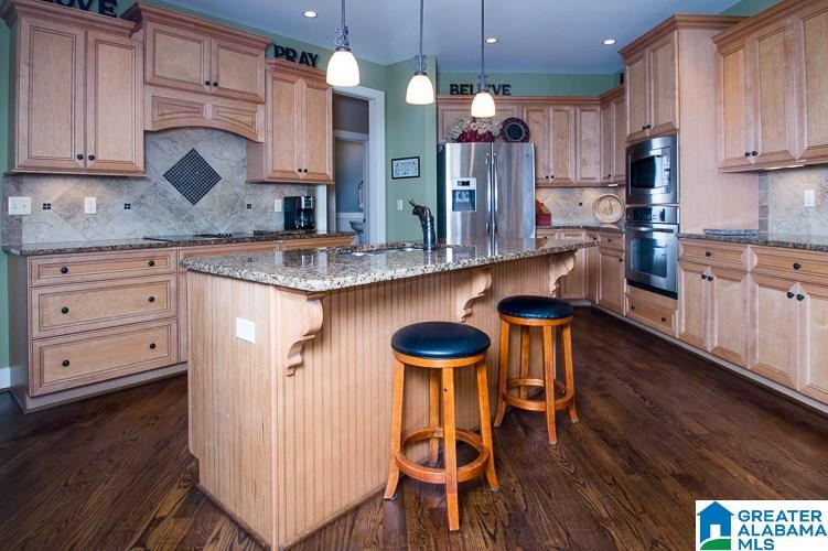 243 Christopher Cove Sterrett, AL 35147 - Photo 7 of 41