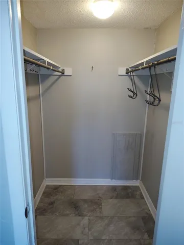 $1,300 | 4109 Lake Bayshore Drive, Unit 407, Bradenton, FL 34205